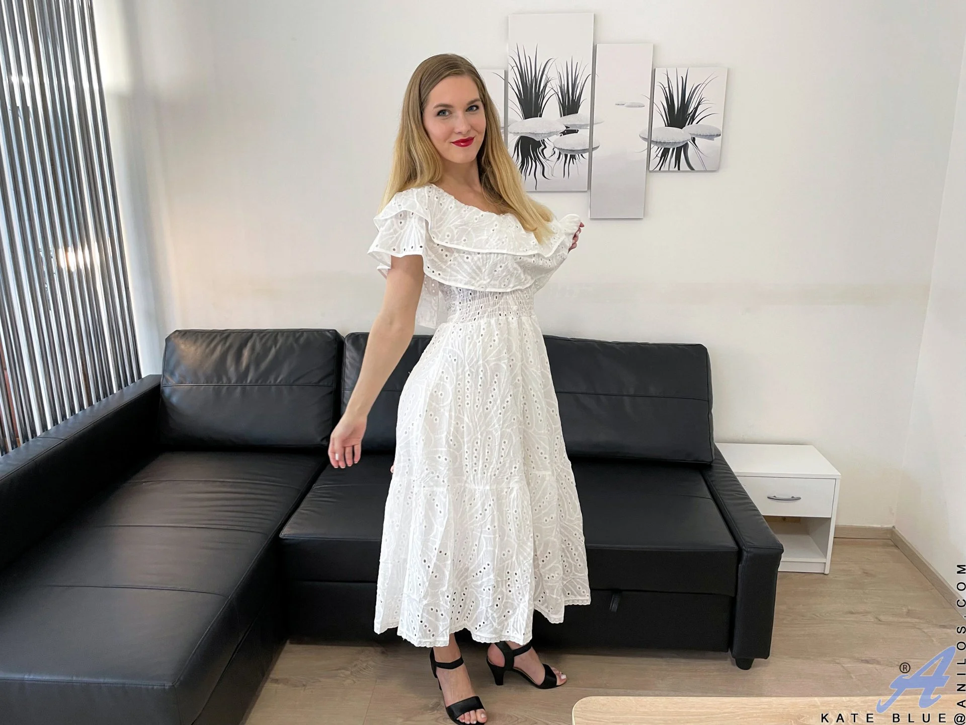 Kate Blue teases for intimate play and climaxes photo 1