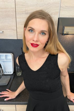 Kate Blue shaved pussy photo 1